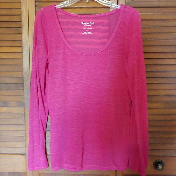 American Eagle Favorite tee - Picture 1 of 5